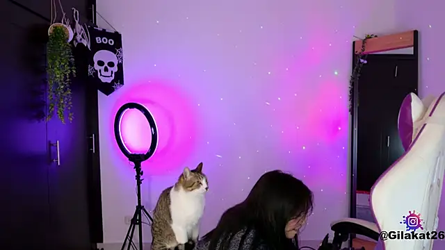 GilaKat online show from November 10, 2025, 6:18 am