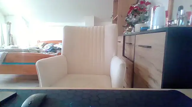 Snapshot of ReifeVenna chatting on January 20, 2025, 10:40 am ReifeVenna online show from January 20, 2025, 10:40 am