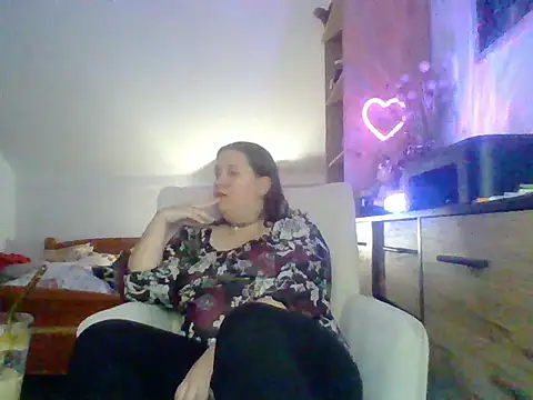 Snapshot of ReifeVenna chatting on October 21, 2025, 6:51 pm ReifeVenna online show from October 21, 2025, 6:51 pm