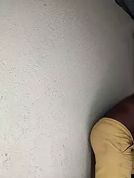 Snapshot of Chocolate_factory_man chatting on February 16, 2026, 2:54 am Chocolate factory man online show from February 16, 2026, 2:54 am