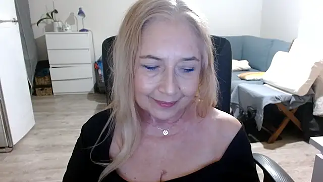 sofia xkiss online show from February 14, 2025, 2:33 pm