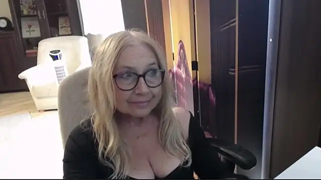 sofia xkiss online show from July 21, 2026, 1:56 pm