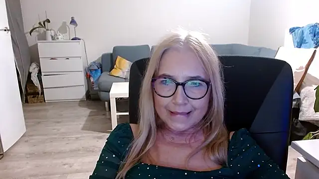 sofia xkiss online show from February 14, 2025, 5:36 pm