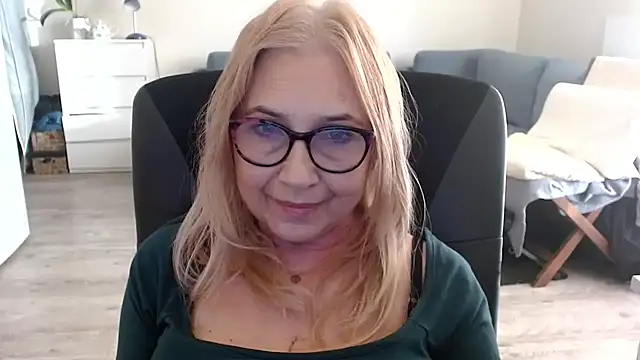 sofia xkiss online show from February 11, 2025, 2:46 pm