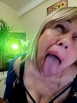 SusieNoreen online show from March 21, 2025, 3:22 am