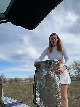 justmila online show from February 5, 2026, 11:28 am