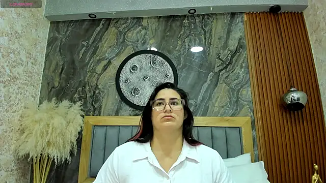 Snapshot of BellaPeers_ chatting on May 31, 2026, 11:27 am BellaPeers online show from May 31, 2026, 11:27 am