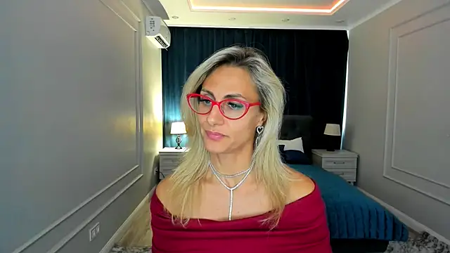 MuseOfStage online show from September 18, 2025, 11:46 am