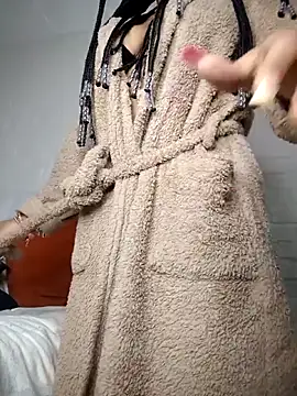 Shria107 online show from April 3, 2026, 10:49 pm