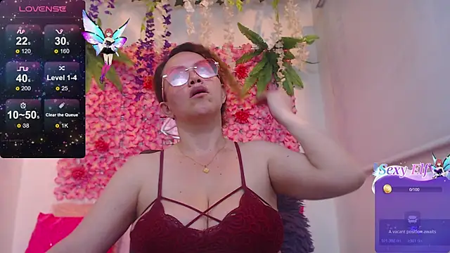 BLONDE SEXYHOT online show from January 6, 2026, 8:13 pm