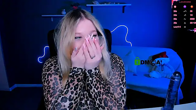 juli kisss online show from March 4, 2025, 3:48 pm