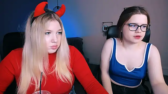 juli kisss online show from March 16, 2025, 7:49 pm