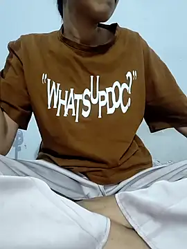 Snapshot of catreena chatting on October 19, 2025, 7:38 pm catreena online show from October 19, 2025, 7:38 pm