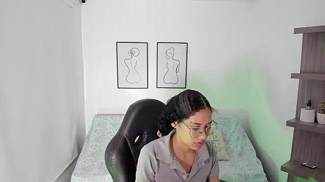 MAILYLOVE1 online show from December 14, 2024, 12:44 pm