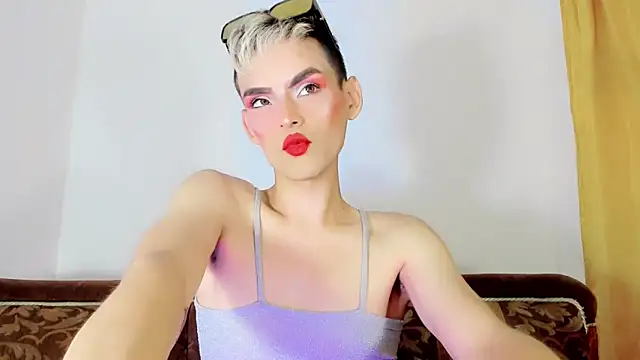 TatiGil online show from October 11, 2025, 2:45 am