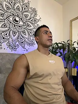 Snapshot of aaroncolombia chatting on October 14, 2025, 10:16 am aaroncolombia online show from October 14, 2025, 10:16 am