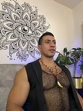 Snapshot of aaroncolombia chatting on October 31, 2025, 11:11 pm aaroncolombia online show from October 31, 2025, 11:11 pm