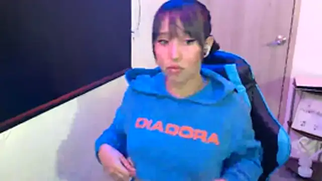 Snapshot of Skarlet_Adams28 chatting on May 19, 2026, 6:26 pm Skarlet Adams28 online show from May 19, 2026, 6:26 pm