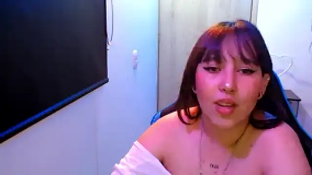 Snapshot of Skarlet_Adams28 chatting on May 14, 2026, 6:05 pm Skarlet Adams28 online show from May 14, 2026, 6:05 pm
