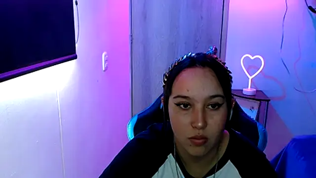 Snapshot of Skarlet_Adams28 chatting on April 28, 2026, 8:35 pm Skarlet Adams28 online show from April 28, 2026, 8:35 pm