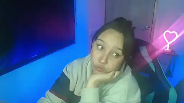 Snapshot of Skarlet_Adams28 chatting on April 28, 2026, 1:15 am Skarlet Adams28 online show from April 28, 2026, 1:15 am
