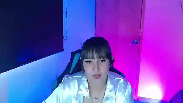 Snapshot of Skarlet_Adams28 chatting on April 21, 2026, 9:32 pm Skarlet Adams28 online show from April 21, 2026, 9:32 pm