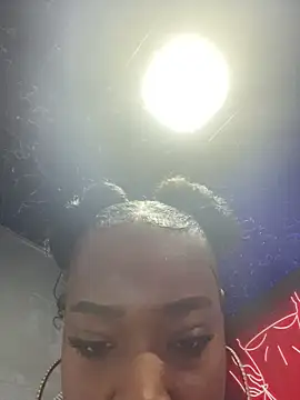 Thyana LS online show from November 4, 2025, 1:15 pm