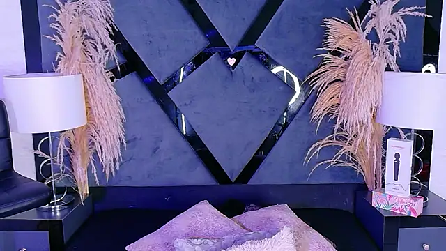 KylieWhite online show from November 5, 2025, 10:51 am