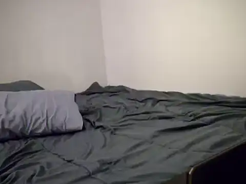 lonelyboyp online show from February 18, 2025, 3:10 pm