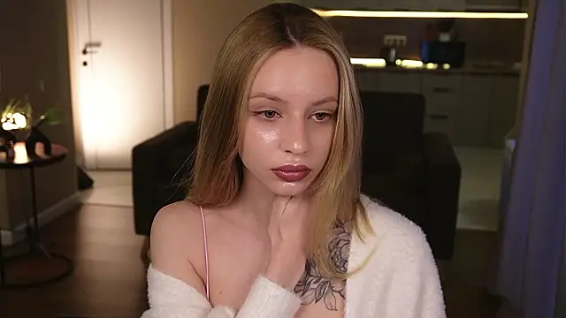 wowmolly online show from March 27, 2026, 8:26 am