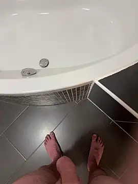 w12er online show from December 3, 2025, 3:11 pm