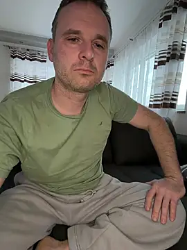 Snapshot of w12er chatting on February 1, 2026, 7:17 am w12er online show from February 1, 2026, 7:17 am