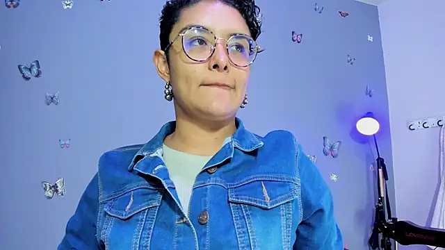 Kaira mosse online show from November 4, 2025, 11:14 am