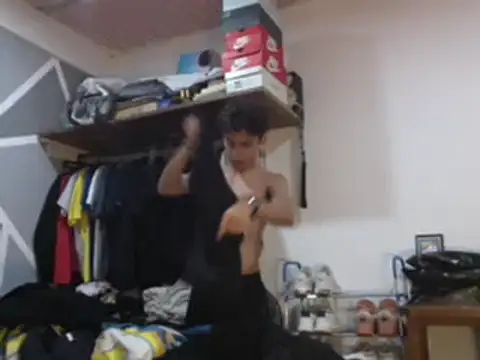 ferchitibellako online show from December 15, 2024, 8:25 pm