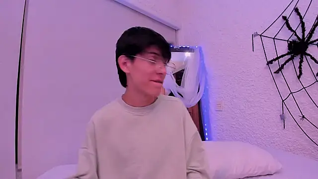 alexandersawyer online show from October 15, 2025, 4:22 am