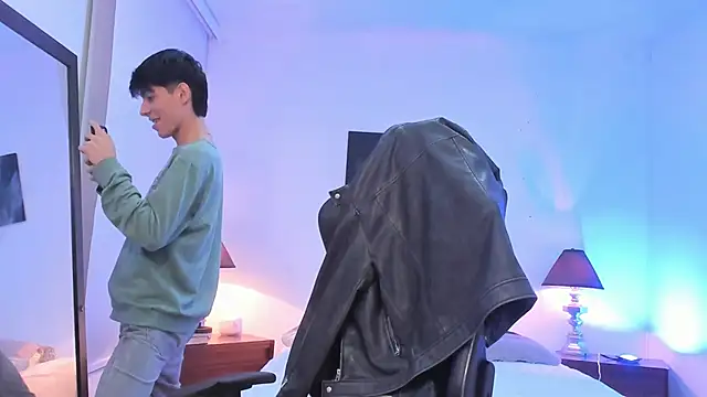 alexandersawyer online show from November 7, 2025, 1:48 pm