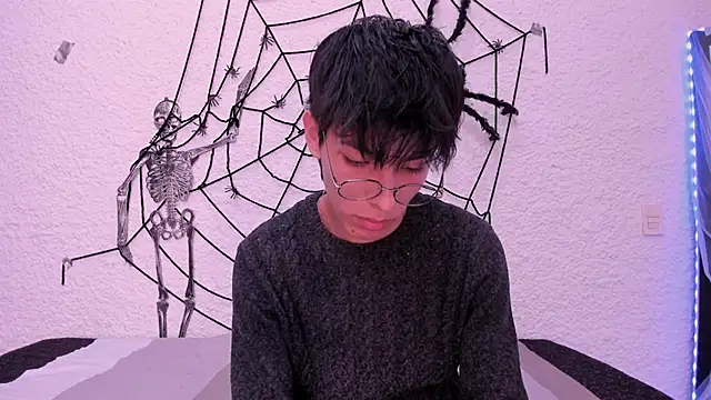 alexandersawyer online show from October 21, 2025, 4:45 am