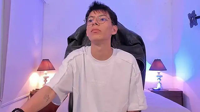 alexandersawyer online show from November 25, 2025, 12:27 pm