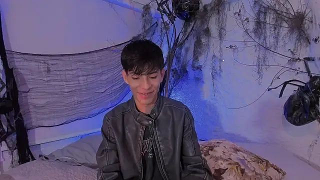 alexandersawyer online show from November 4, 2025, 4:27 am