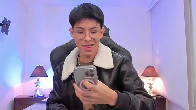 alexandersawyer online show from November 26, 2025, 12:38 pm