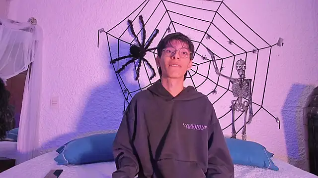 alexandersawyer online show from October 9, 2025, 4:02 am