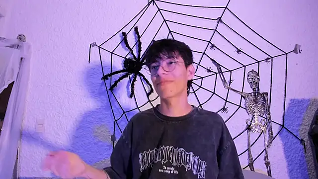 alexandersawyer online show from October 10, 2025, 10:32 pm