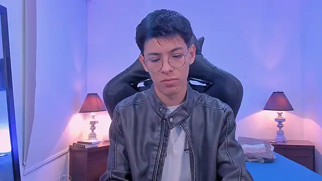 alexandersawyer online show from November 17, 2025, 12:42 pm