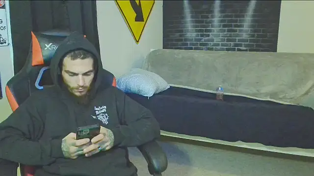 Snapshot of XMeF10 chatting on March 3, 2025, 12:12 am XMeF10 online show from March 3, 2025, 12:12 am