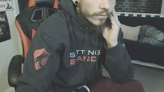 Snapshot of XMeF10 chatting on March 15, 2025, 11:08 am XMeF10 online show from March 15, 2025, 11:08 am