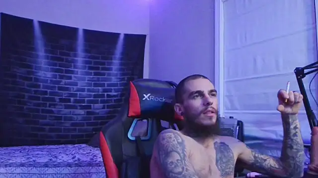 Snapshot of XMeF10 chatting on January 25, 2025, 5:07 am XMeF10 online show from January 25, 2025, 5:07 am