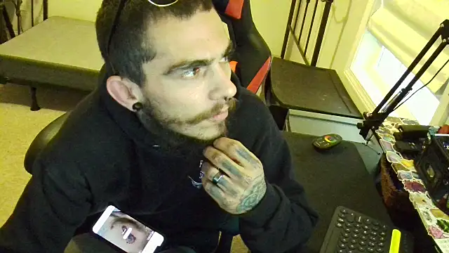 Snapshot of XMeF10 chatting on February 15, 2025, 9:28 pm XMeF10 online show from February 15, 2025, 9:28 pm