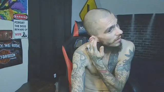 Snapshot of XMeF10 chatting on March 12, 2025, 3:57 am XMeF10 online show from March 12, 2025, 3:57 am