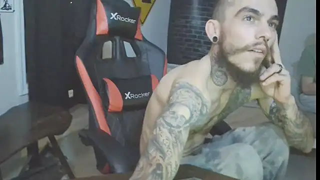 Snapshot of XMeF10 chatting on March 16, 2025, 2:21 am XMeF10 online show from March 16, 2025, 2:21 am