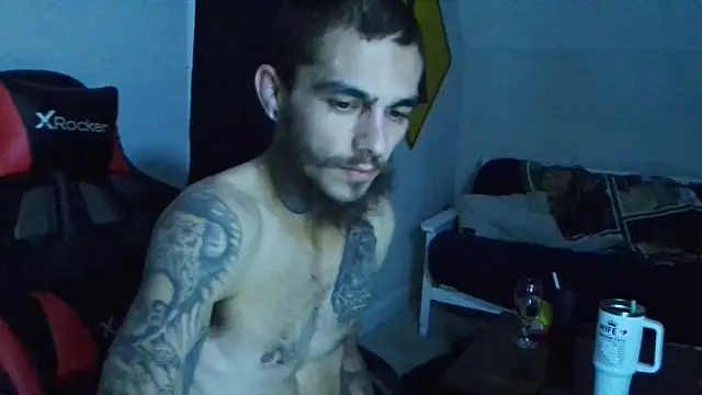 Snapshot of XMeF10 chatting on February 23, 2025, 4:28 am XMeF10 online show from February 23, 2025, 4:28 am